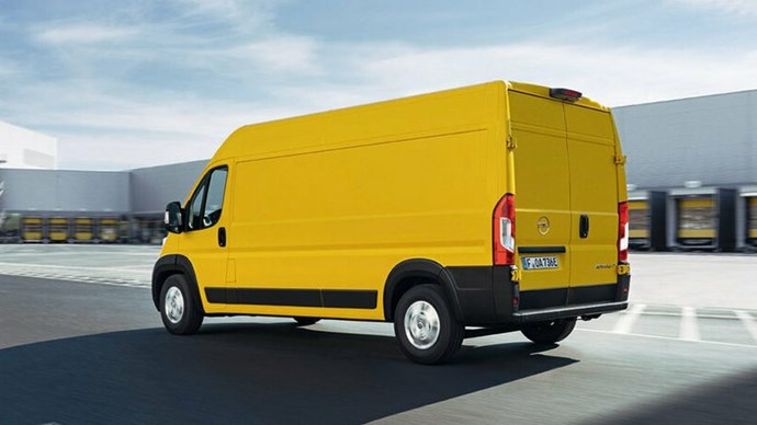 Opel Movano E Exterior Driving 16X9 Mo22 E01 122
