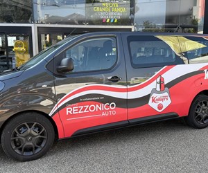 Photo 5900151769323473818 Y